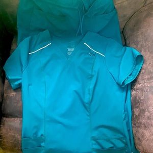 Jaanuu scrub set medium